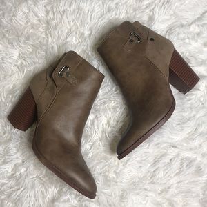 New Taupe zip side wood heel booties size 8